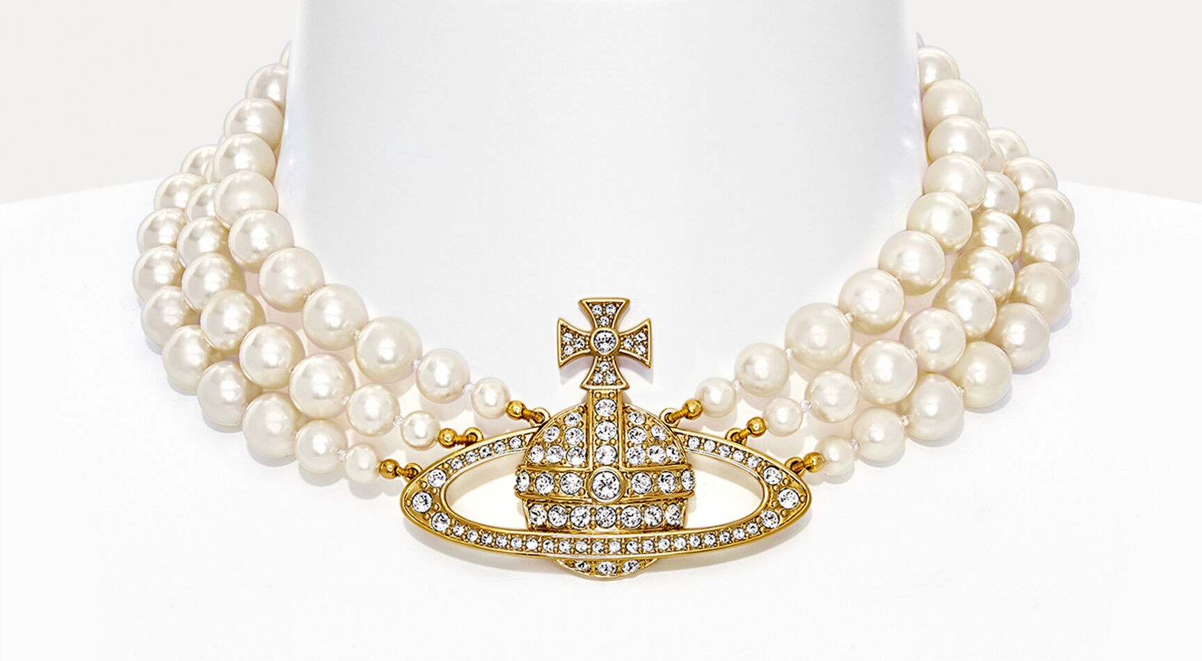 Vivienne Westwood Collier Perle : l'histoire et la signification d'un bijou