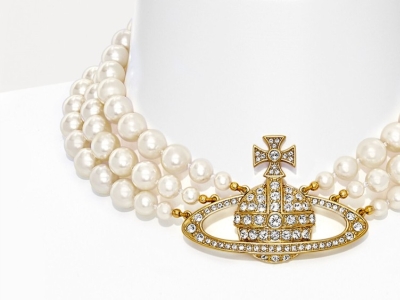 Vivienne Westwood Collier Perle : l'histoire et la signification d'un bijou