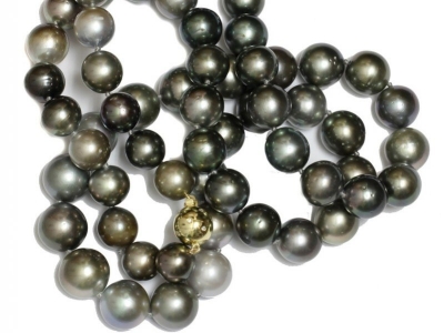 Quelle longueur choisir pour votre collier de perles ?